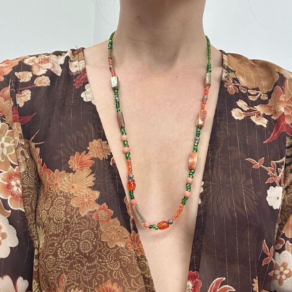 Green & Mother of Pearl Beaded Multi-color Necklace 27" - Picture 6 of 11